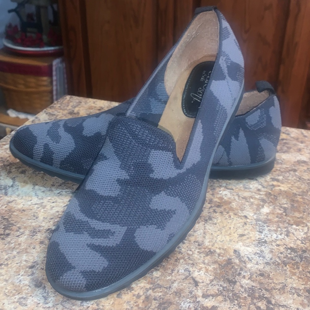 SOFFT EURO SOFT CAMO LOAFERS WOMENS 8.5
